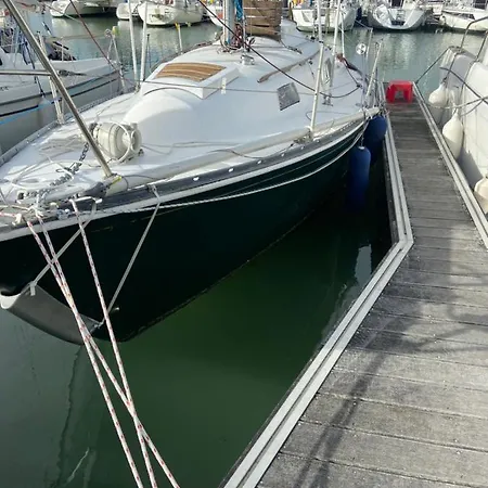 Sejour Unique A Bord D Un Voilier Au Coeur De La Rochelle Botel *